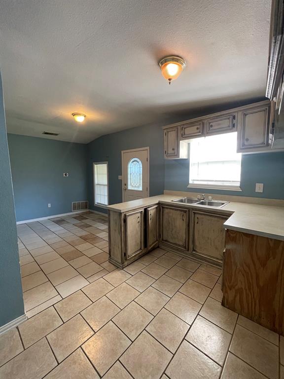 Mount Auburn - Residential Lease