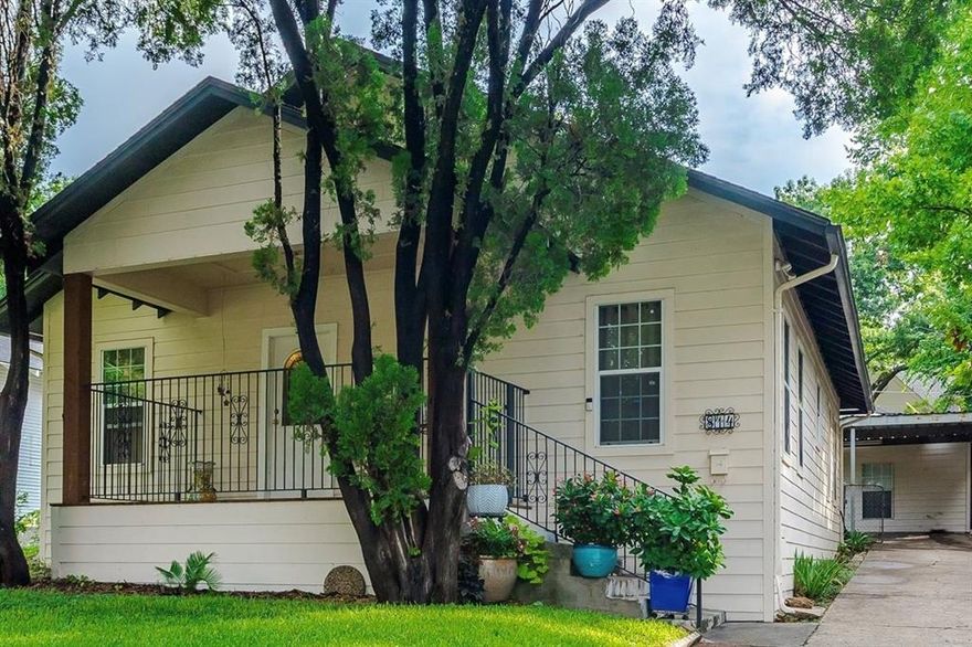 **This charming 3-bedroom, 1-bath home features a lush Oasis Garden, in a growing neighborhood in East Dallas.  Home is conveniently located near the Santa Fe Trail, White Rock Lake, Arboretum, and other great local attractions East Dallas has to offer.   New Appliances and dark wood floors are also a great feature of this home.  With quick access to downtown Dallas and major highways, convenience is at your doorstep.
Homes in this area are rising in value, next to new construction and the area is hard to beat! 
**2 of the bedrooms were initially 1 room, but a wall was added in-between, creating 2 rooms making 3 total bedrooms.  Those rooms will not fit larger than a queen bed.  Twin beds fit fine.

Back House is being leased separately, effective December 1.