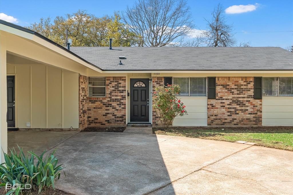 1121 Heatherwood Drive