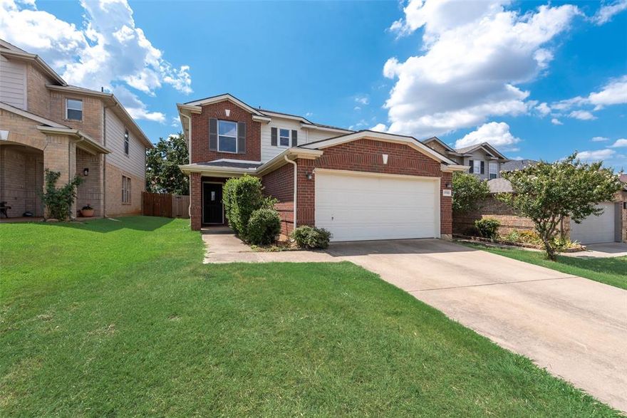 LOCATION! LOCATION! FABULOUS MID CITIES 2 STORY with close proximity to 121, 183, 360, and DFW Airport with numerous Shops and Restaurants just minutes away! Terrific 3 bedroom and 2 full and 1 half bath home with a 2 car garage. Enjoy cooking in this stylish kitchen with an island, great for food preparation. Flow into the living room featuring a cozy fireplace, perfect for entertaining. Primary bathroom features a bathtub and a separate shower. Head to the backyard for the perfect private area to enjoy the outdoors. Don't wait! Make this beautiful home yours today. This home has been virtually staged for showing furniture placement.
*ALL OCCUPANTS OVER 18 YRS OLD MUST FILL OUT AN APPLICATION*
*GO TO DOCUMENT STORAGE FOR INSTRUCTIONS TO APPLY ON LINE*