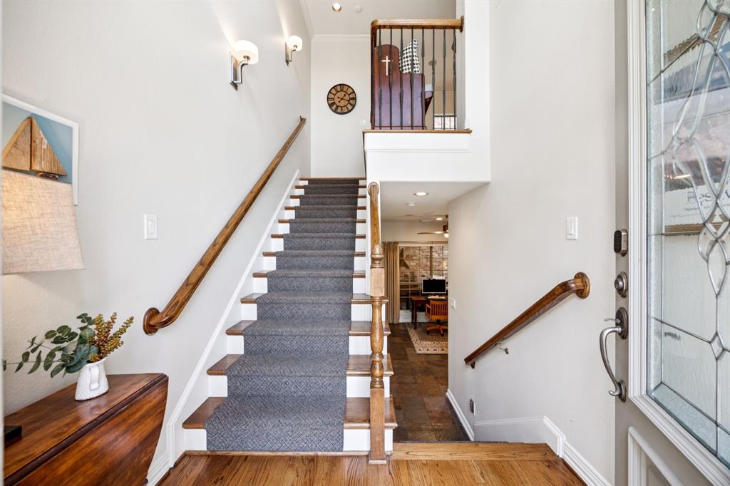 4051 Throckmorton Street