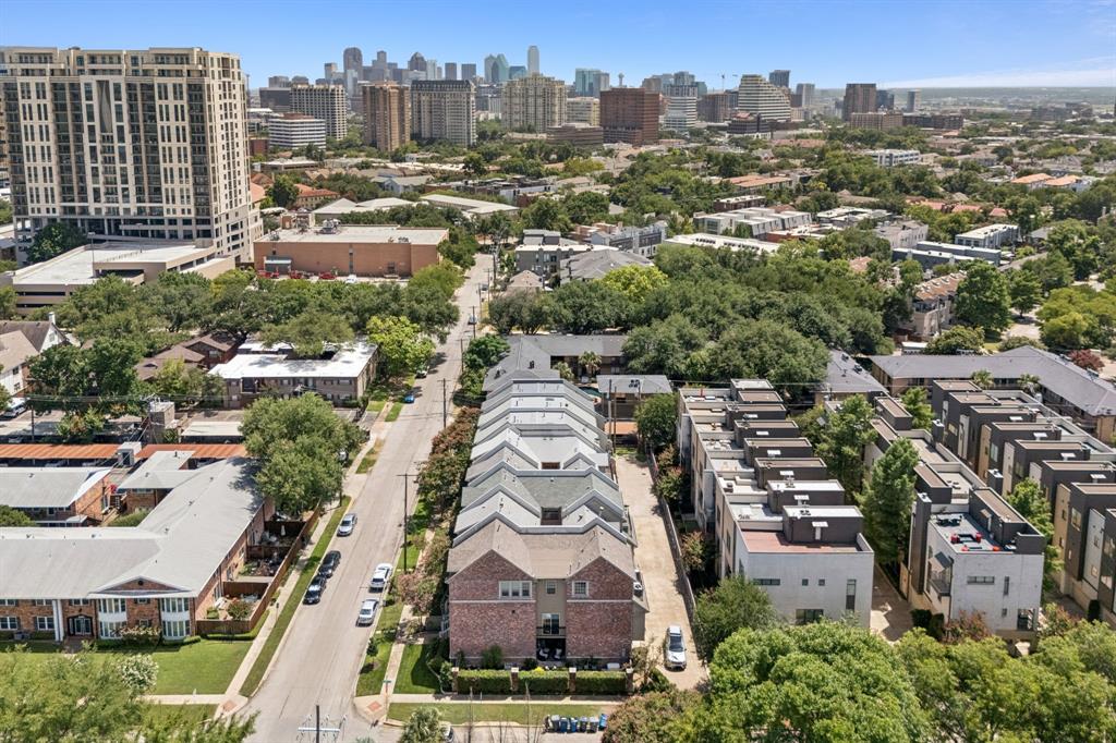 Towns At Throckmorton - Residential