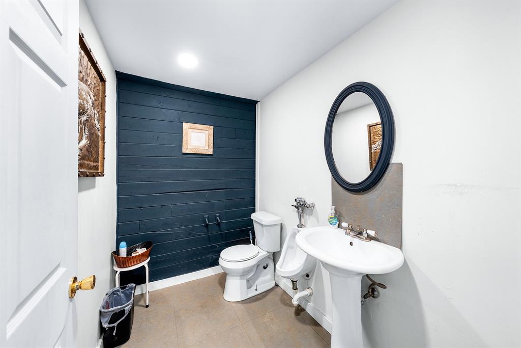 College Add - Commercial Sale