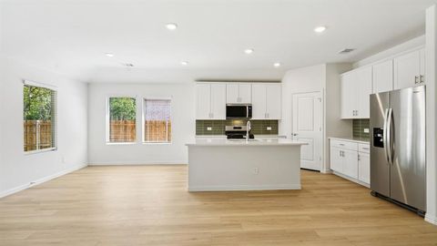 802 London Town Lane Princeton TX 75071