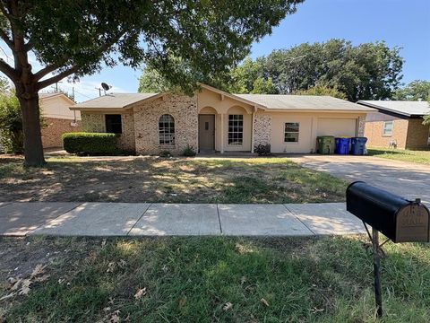 5832 Rosalyn Drive Watauga TX 76148