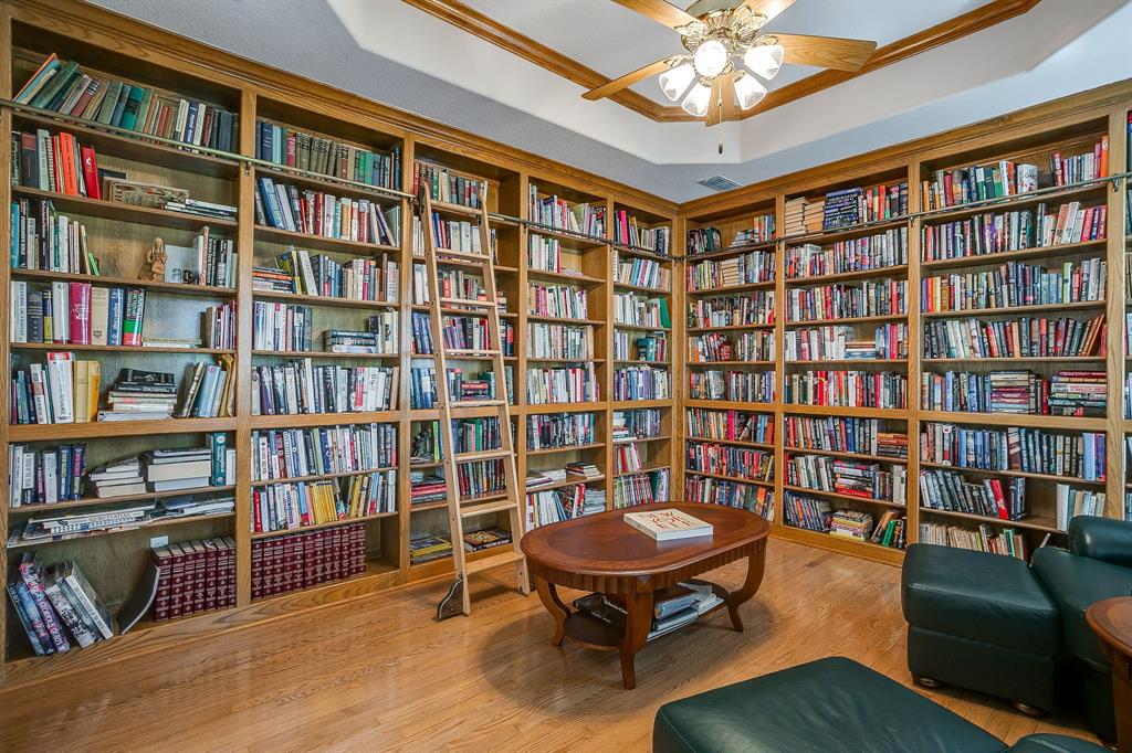 8412 Ravenswood Road