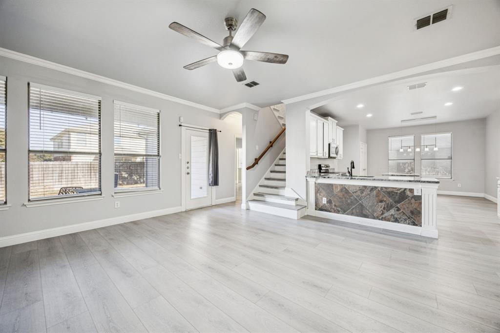 813 Lake Forest Trail