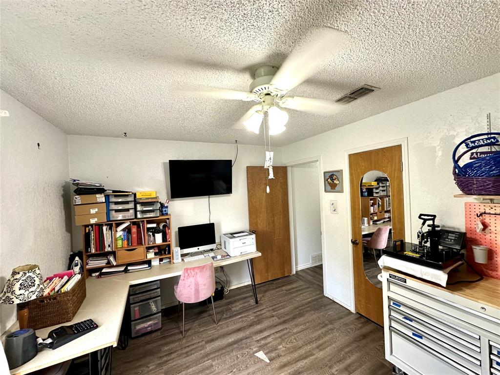 Village Oaks Add Tr 1 - Residential