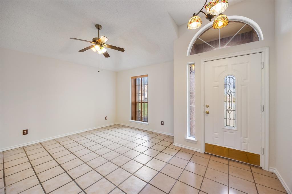 10323 Lone Pine Lane