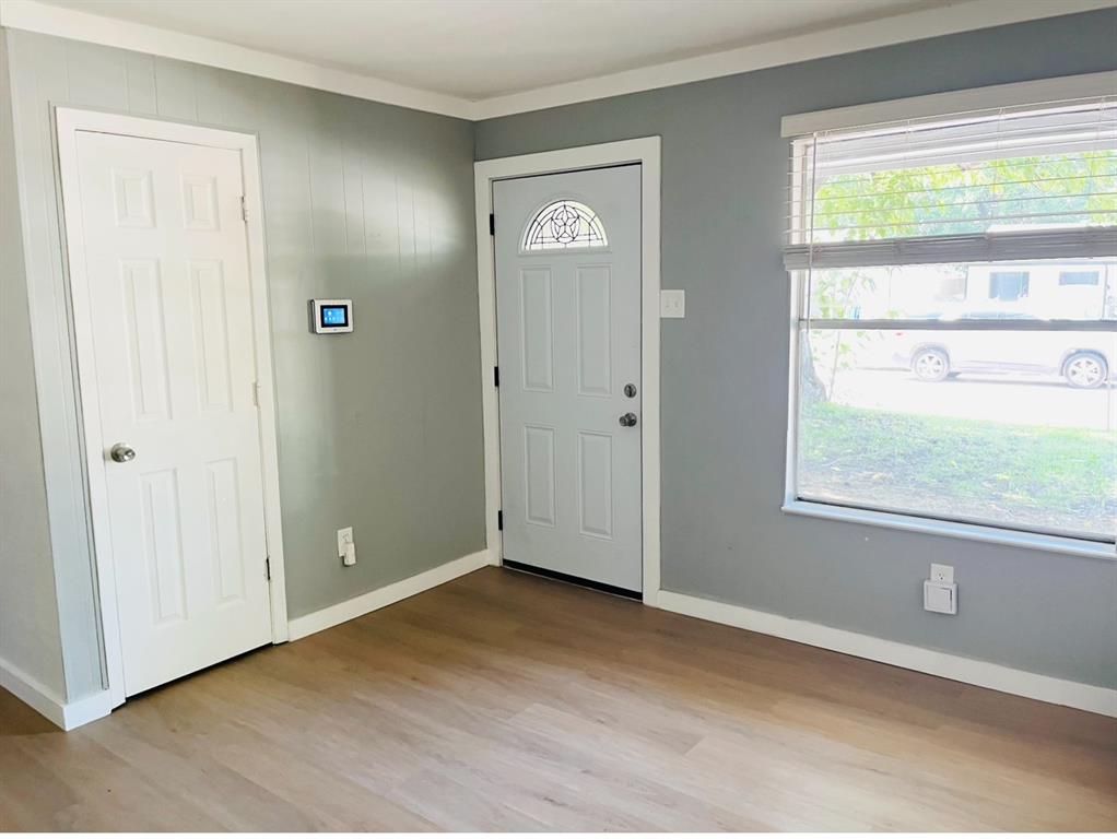 806 Hall Road