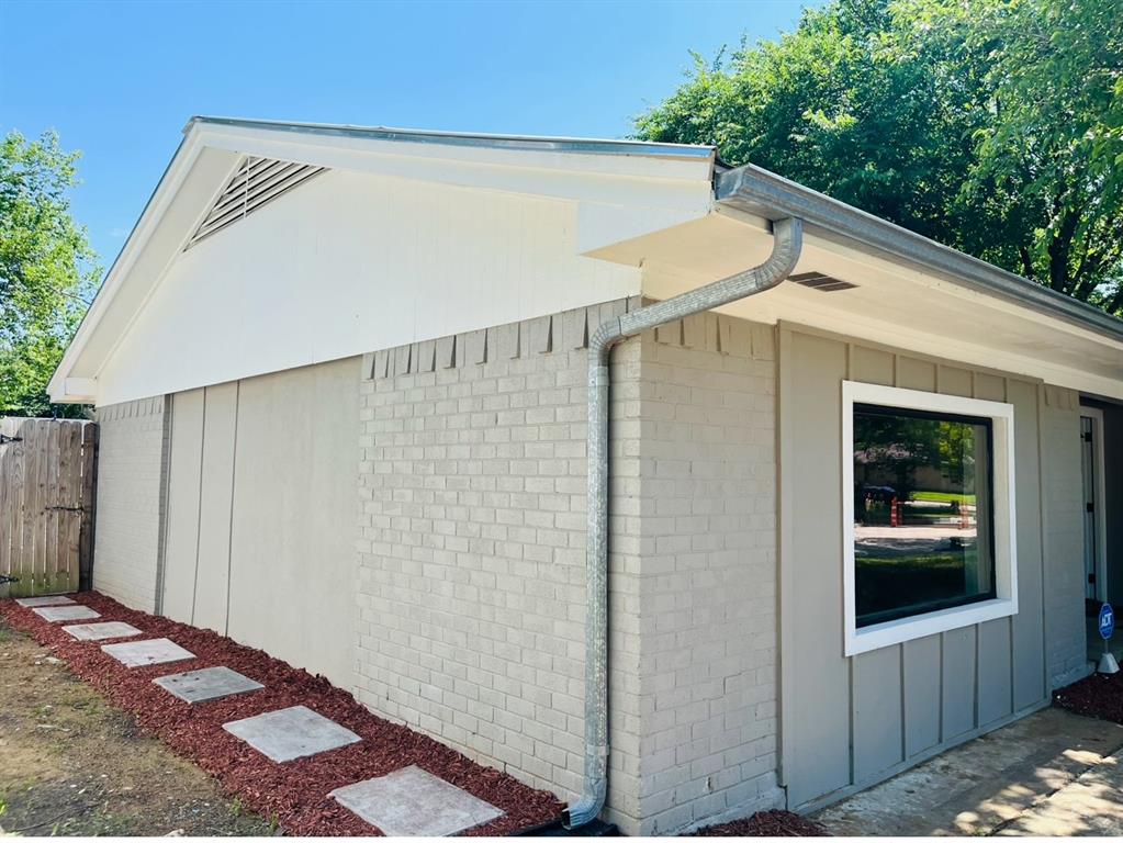 806 Hall Road