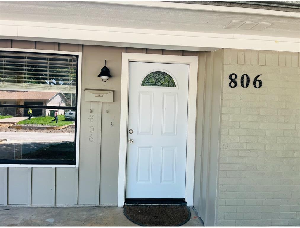 806 Hall Road
