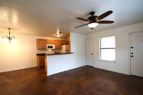 Photo of 8024 W Elizabeth Lane #8026, Fort Worth, TX 76116 (MLS # 21422213)