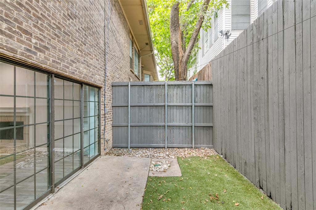 Dallas, Texas 75219, United States, 2 Bedrooms Bedrooms, ,3 BathroomsBathrooms,Residential,Active,130452