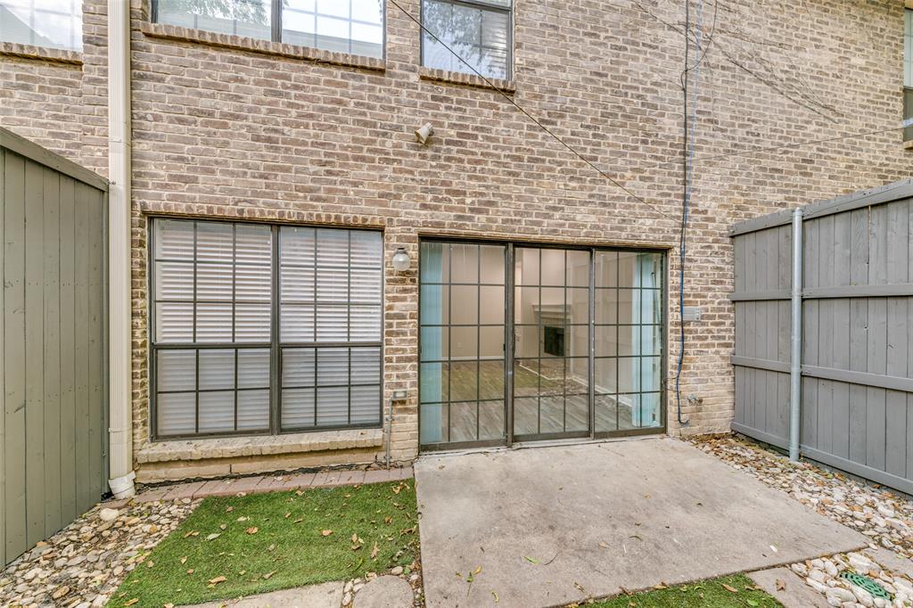 Dallas, Texas 75219, United States, 2 Bedrooms Bedrooms, ,3 BathroomsBathrooms,Residential,Active,130452