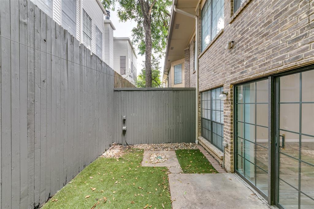 Dallas, Texas 75219, United States, 2 Bedrooms Bedrooms, ,3 BathroomsBathrooms,Residential,Active,130452