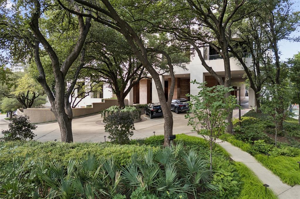 Claridge Condos - Residential