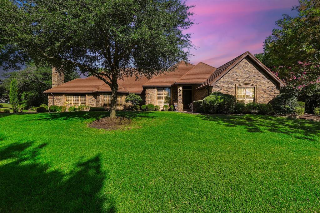 2202 Lakeforest Drive