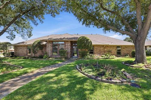 Photo of 234 Turpin Drive, Highland Village, TX 75077 (MLS # 21299879)
