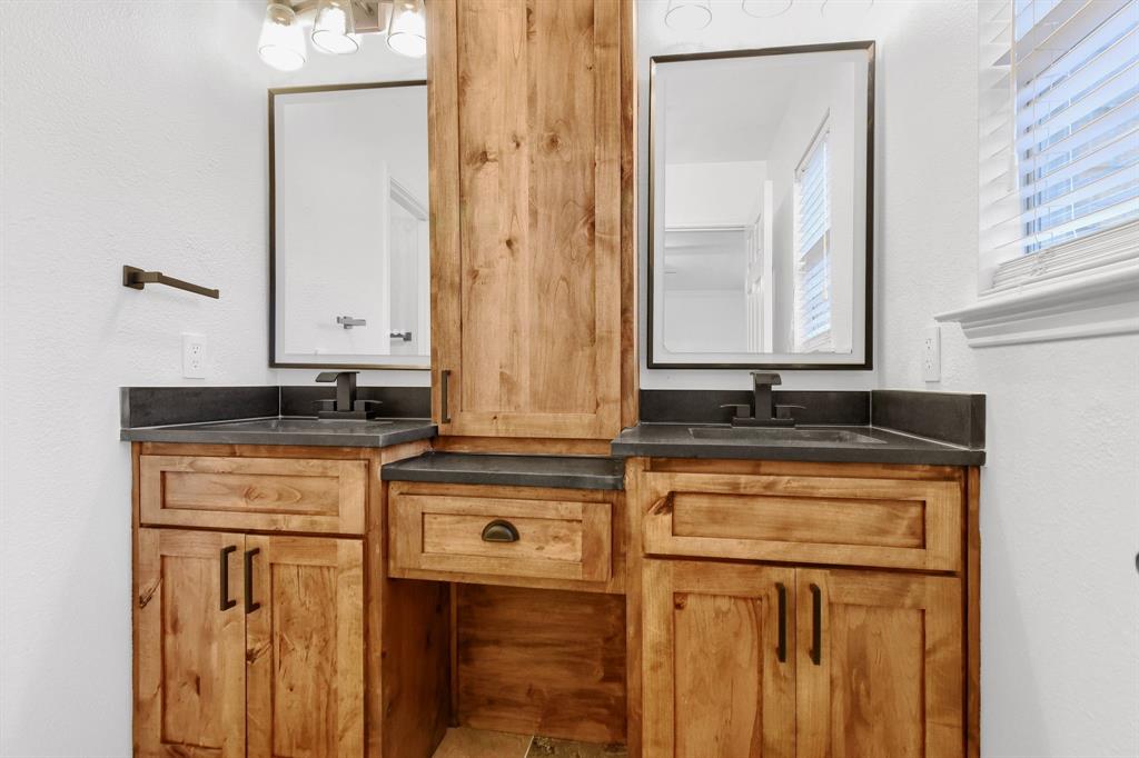 Stoneleigh Place - Residential Lease