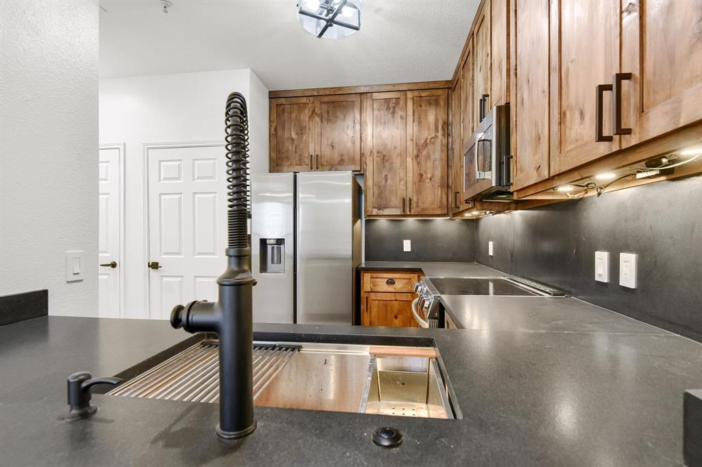 Stoneleigh Place - Residential Lease