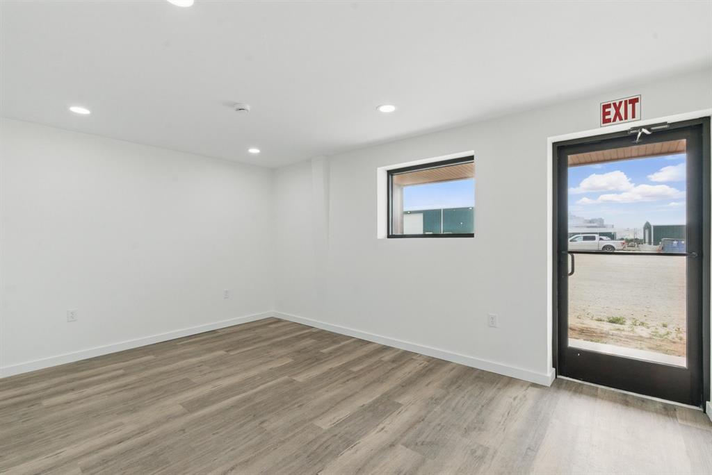 Weatherford Mini Ranch Estates - Commercial Lease