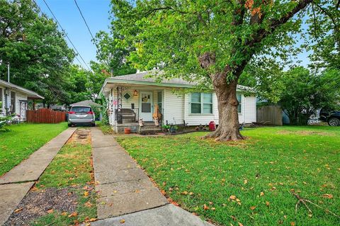 Photo of 545 N Wharton Street, Sherman, TX 75092 (MLS # 21202198)