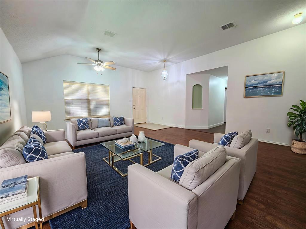 304 E Clover Park Drive