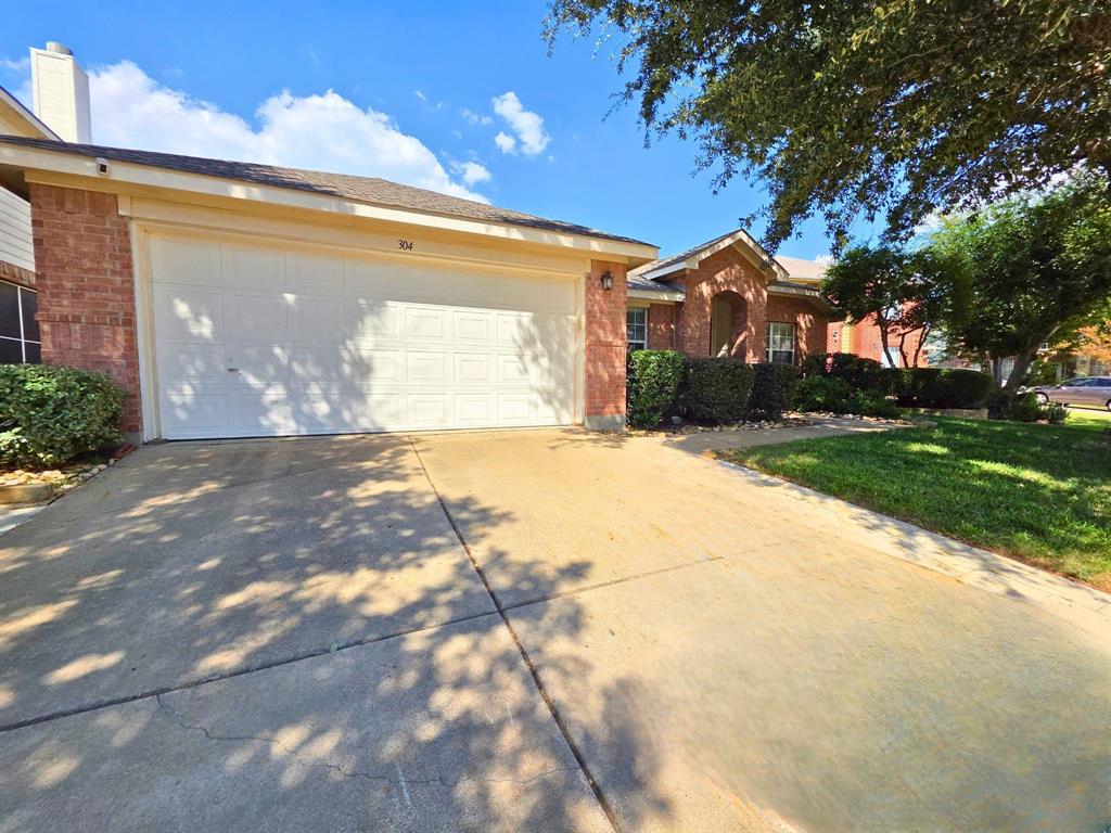 304 E Clover Park Drive