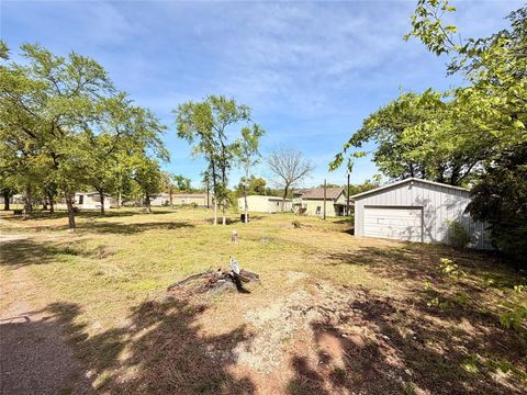 Photo of 10 George A Green Drive, Gordonville, TX 76245 (MLS # 21228647)