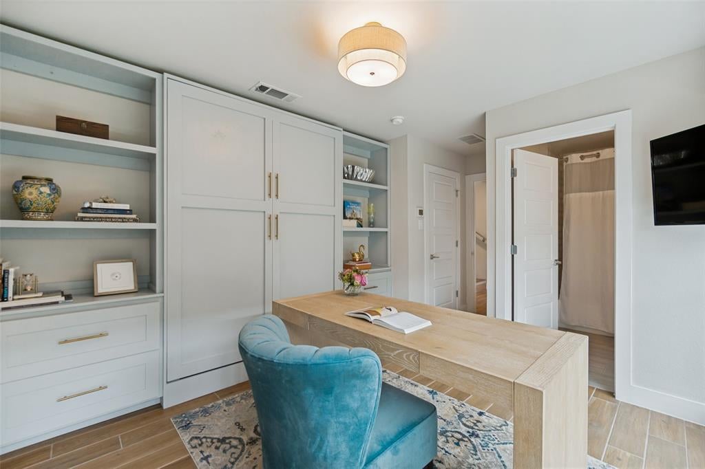 4522 Deere Street 102