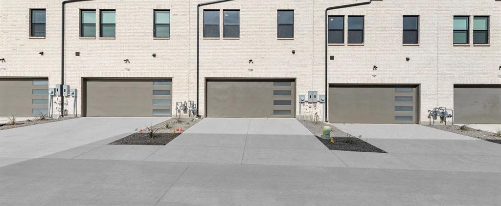 1189 Doris May Drive