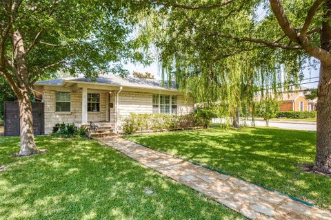 Photo of 7627 Robin Road, Dallas, TX 75209 (MLS # 21408924)