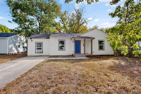 Photo of 4424 Tacoma Street, Dallas, TX 75216 (MLS # 21385413)