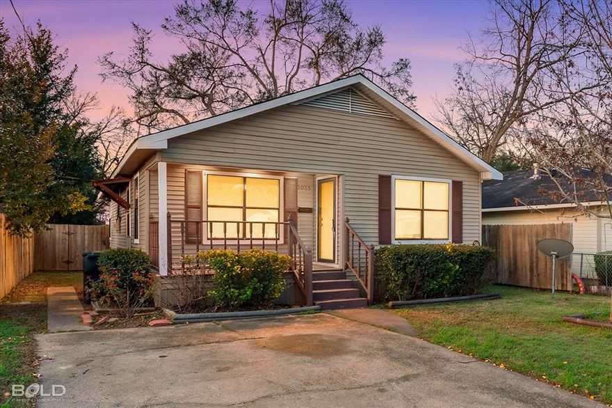Check out this updated home in the heart of Shreveport for under $100,000! It will qualify for FHA and VA loans and also is in an Opportunity Zone which also has special financing possibilities. 3 beds, 1 bathroom with over 1100 sq ft. All new vinyl plank flooring throughout; fresh paint; new lighting. Upgraded kitchen with granite tiled countertops, new beveled backsplash, & stainless steel appliances with a brand new built-in microwave. Great size bedrooms with new lighting, flooring, & blinds. Tub-shower combo bathroom with upgraded vanity and fully tiled walls. Great size backyard and covered back patio. Don't let this one pass you by! Must see!