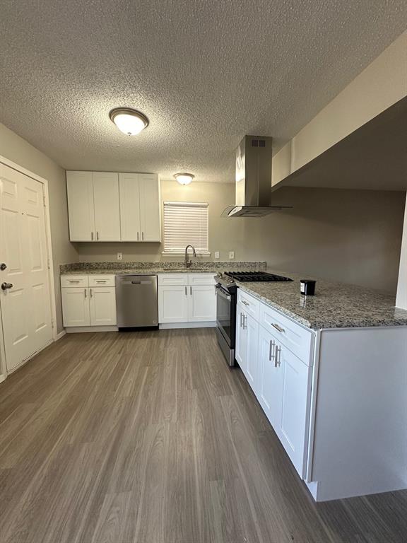 Casa Linda Lawn - Residential Lease