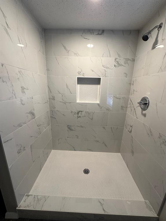 Casa Linda Lawn - Residential Lease