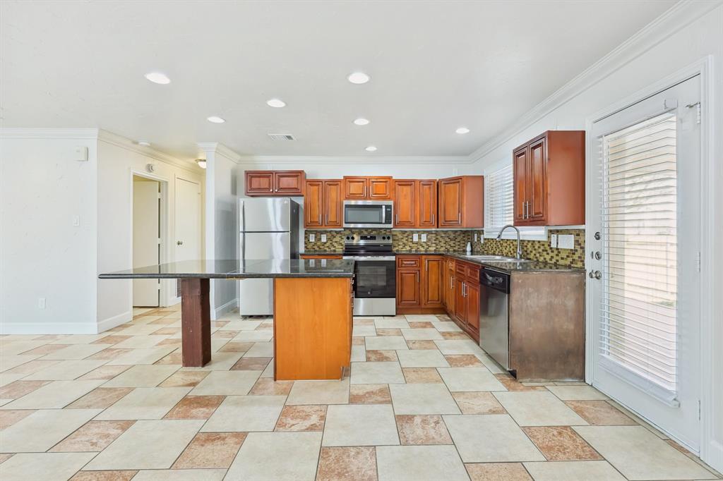 Emerald Park Add Fwy - Residential