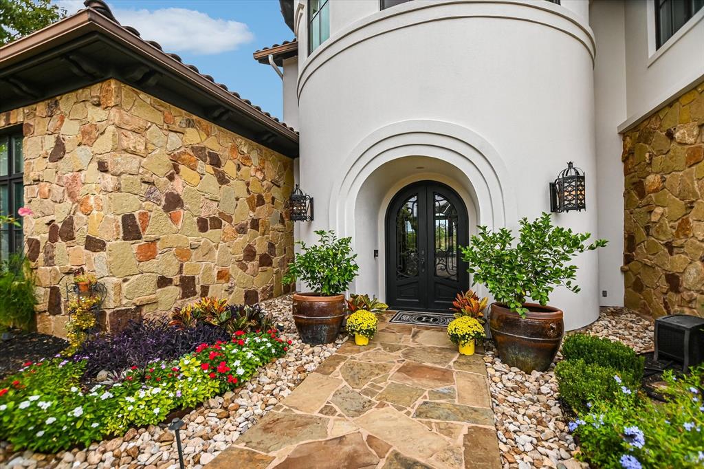 BARTON CREEK LAKESIDE - Residential