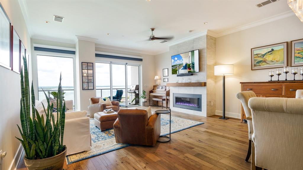 2800 Lakeside Parkway 1102