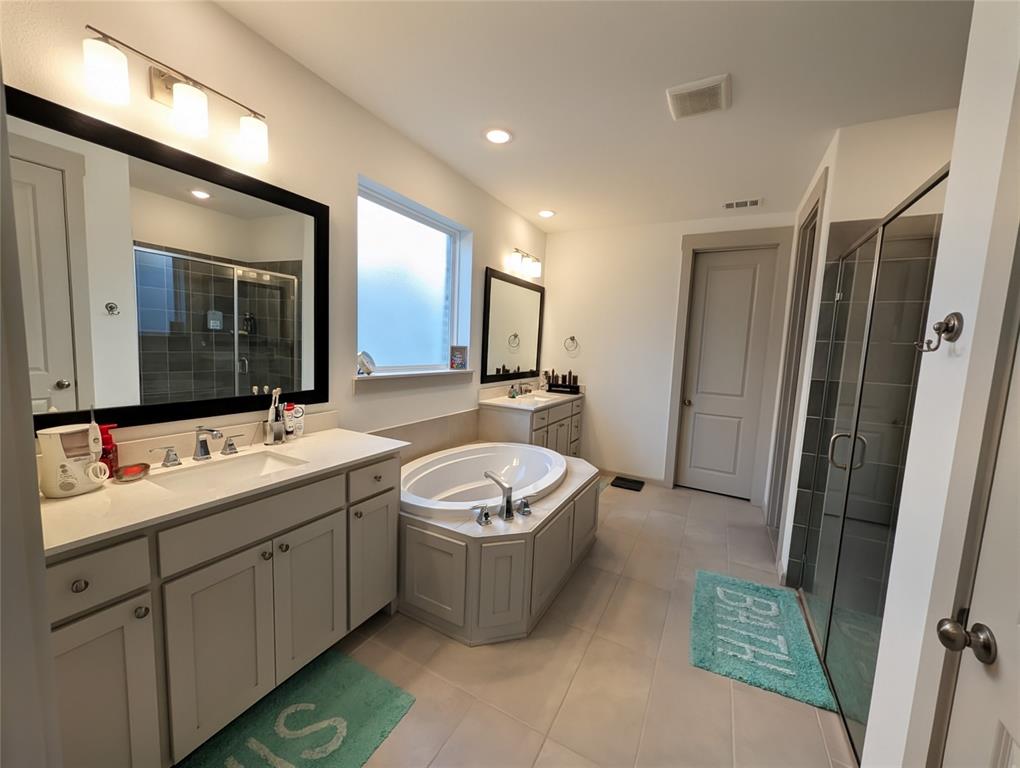 SOUTH HAVEN - Residential