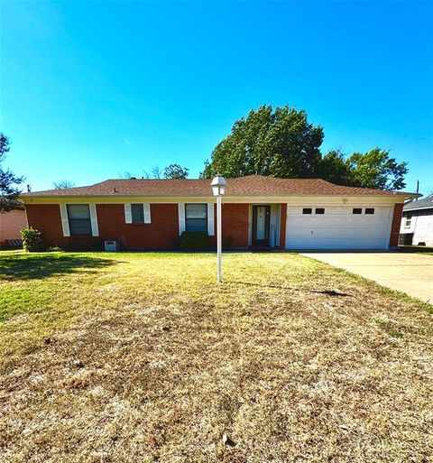 A home in Benbrook