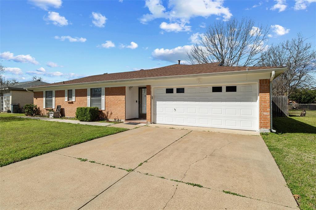 1118 Cozby Street E