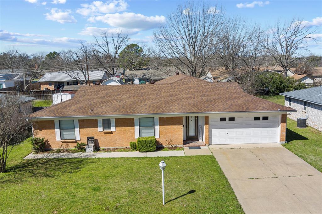 1118 Cozby Street E