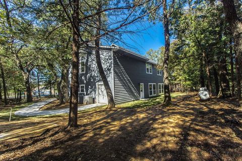 A home in Lake Kiowa