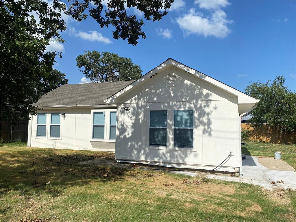 1206 Redbud Street