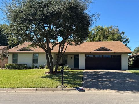 5813 Steeplewood Drive North Richland Hills TX 76180