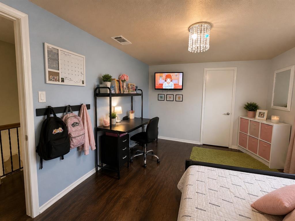 Country Club Manor - Residential