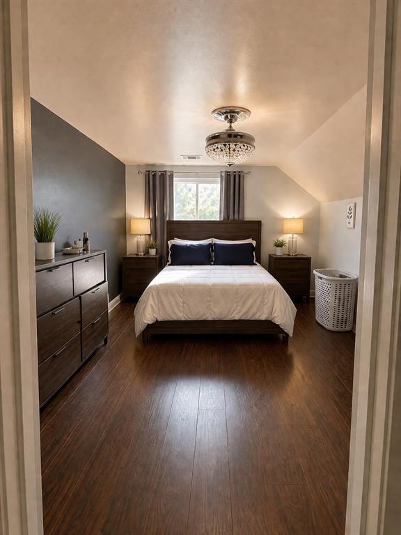 Country Club Manor - Residential