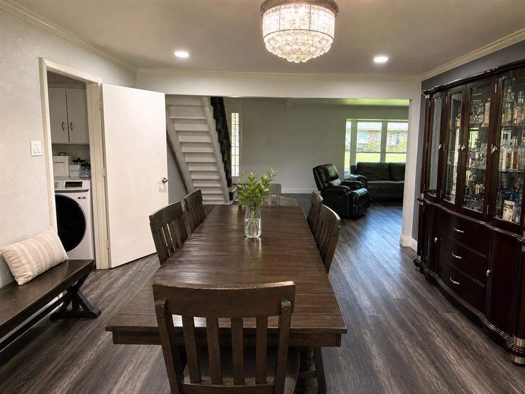 Country Club Manor - Residential